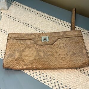 Banana Republic Clutch🤎‼️PRICE DROP‼️